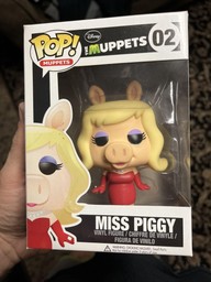 02 Miss Piggy
