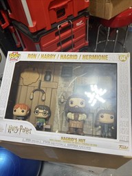 04 Hagrids Hut (Deluxe) (Moments)