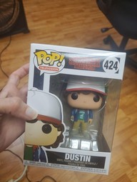 424 Dustin (Common)