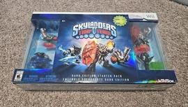 Skylanders Trap Team (Dark Edition Starter Pack) (Nintendo Wii)