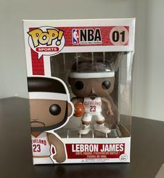 01 LeBron James (White Jersey) Cavaliers