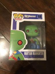 18 Martian Manhunter (Common)