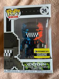 24 Xenomorph (Entertainment Earth)