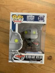 244 Iron Giant (with Car)