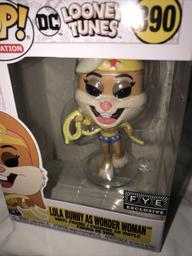 890 Lola Bunny as Wonder Woman (FYE)