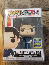 944 Wallace Wells (SDCC)