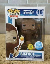 16 Bigfoot (Glows In The Dark) (Funko Shop)