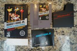 Donkey Kong Jr. (5 Screw) (Nintendo Entertainment System)