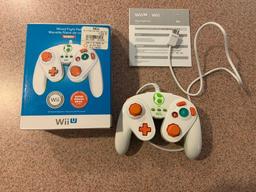 Wired Fight Pad (Yoshi) (Nintendo Wii U)